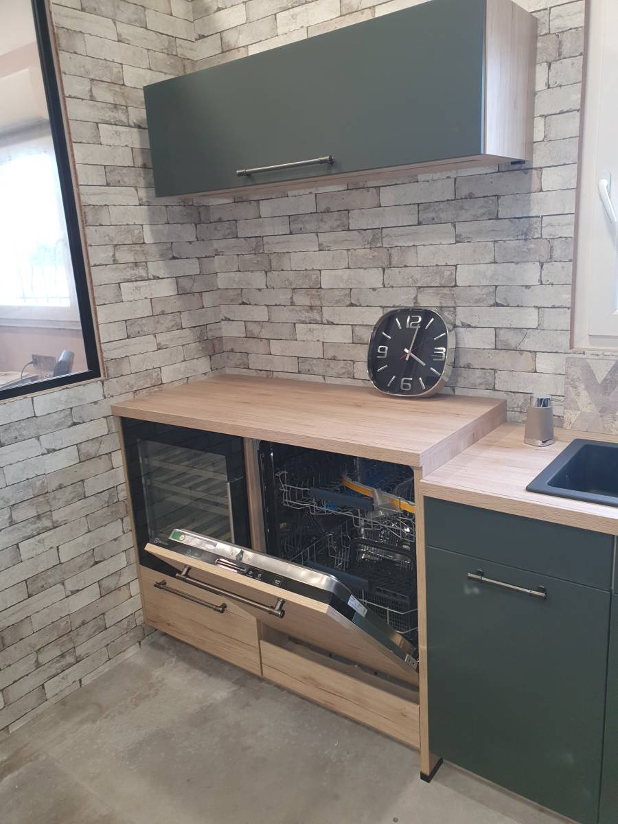 Le maître mot ERGONOMIE, lave vaisselle réhaussé pour un confort optimal