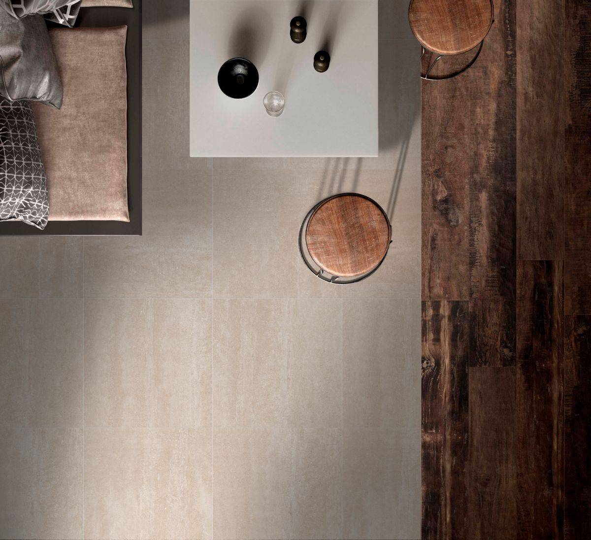 Carrelage d'intérieur association imitation bois et carrelage beige dans notre magasin près de Plan de Campagne