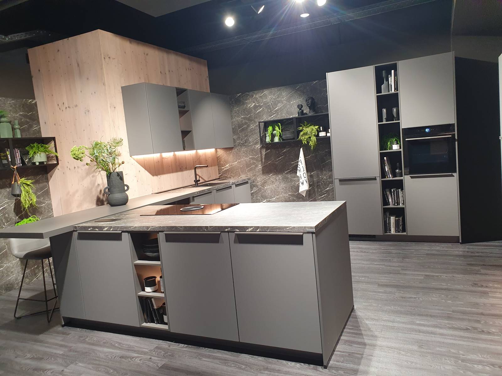 Le gris s invite dans la cuisine et impose ses nuances!