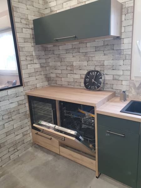 Le maître mot ERGONOMIE, lave vaisselle réhaussé pour un confort optimal