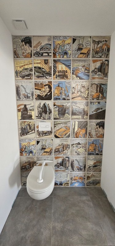 Vente et pose de carrelage Pop Art de chez Aparici pour des toilettes à Venelles
