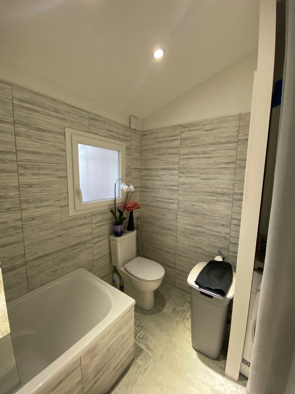 Réalisation d’une salle de bain avec le carrelage expression à Marignane