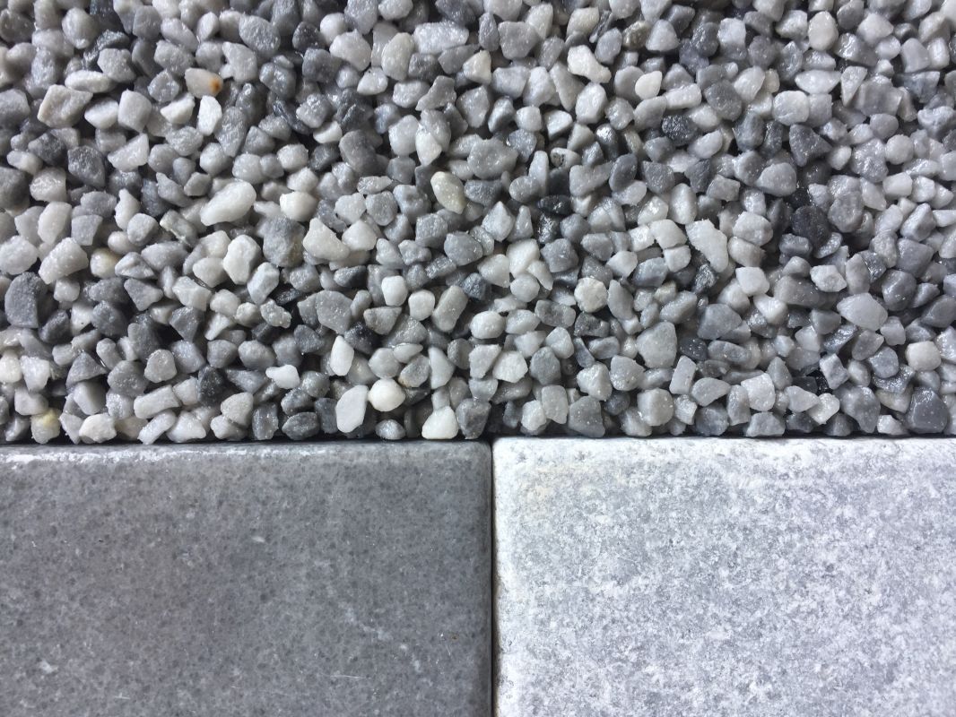 Vente de revêtement de sols en résine pour  piscine de marque Résinéo dans les Bouches du Rhône