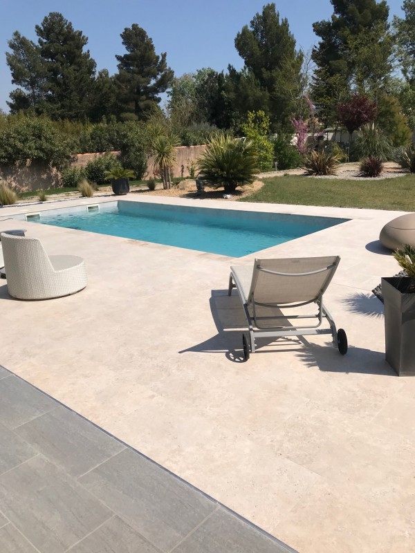 Carrelage imitation travertin Pour intérieur ou extérieur beige et gris en plusieurs formats à découvrir à St Victoret