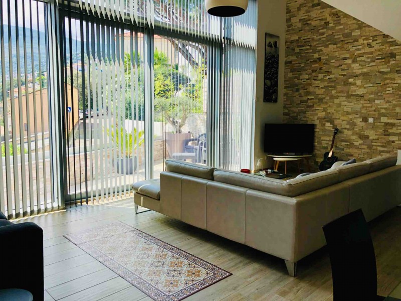 Vente et pose d’un carrelage imitation bois sur Carry le rouet modèle Canapa