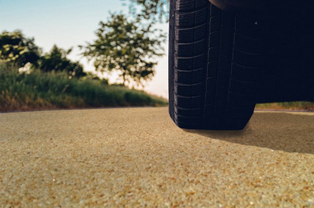 Vente de revêtement de sols en résine pour  piscine de marque Résinéo dans les Bouches du Rhône