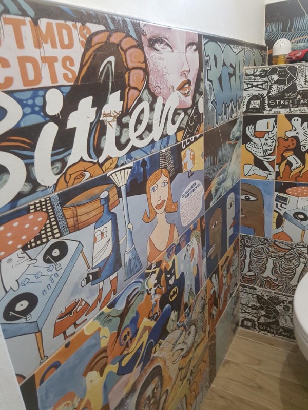 Carrelage et faïence pour salle de bain à motifs originaux et moderne contemporain de la marque Aparici
