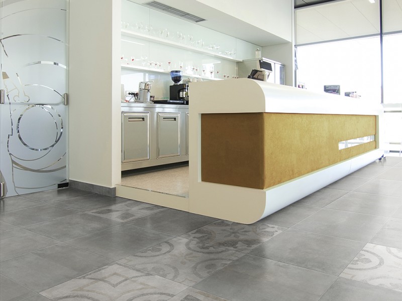 ICON de la ceramiche Rondine, le charme des dalles vieillies de pierre et de beton